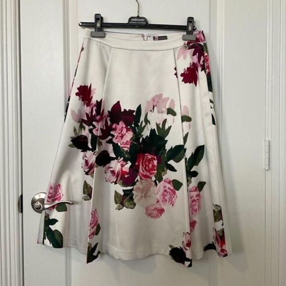 Vince Camuto Floral Print Midi Skirt - Picture 5 of 7